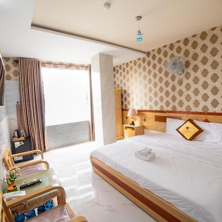 Yen Vy 04 Luxury Hotel Quy Nhon Exteriör bild