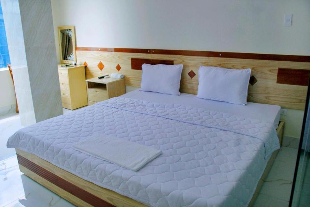 Yen Vy 04 Luxury Hotel Quy Nhon Exteriör bild