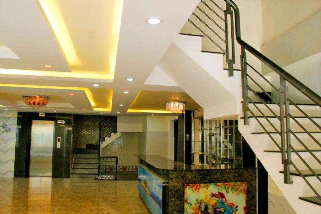 Yen Vy 04 Luxury Hotel Quy Nhon Exteriör bild