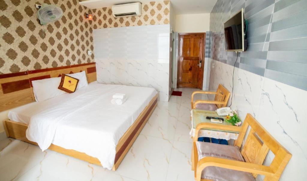 Yen Vy 04 Luxury Hotel Quy Nhon Exteriör bild