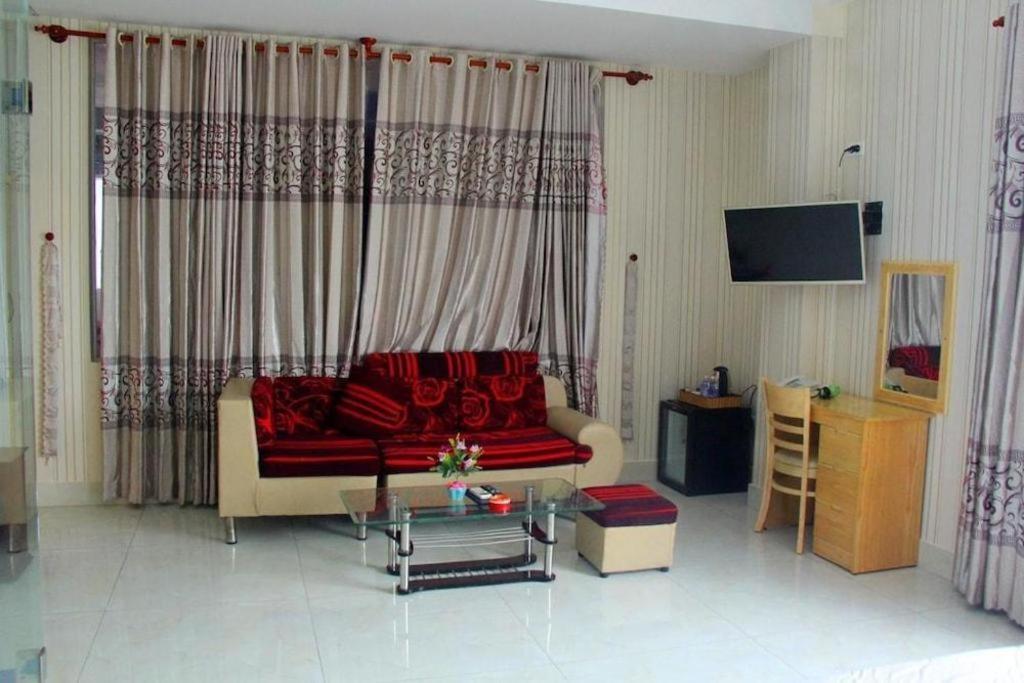 Yen Vy 04 Luxury Hotel Quy Nhon Exteriör bild
