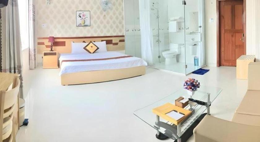Yen Vy 04 Luxury Hotel Quy Nhon Exteriör bild